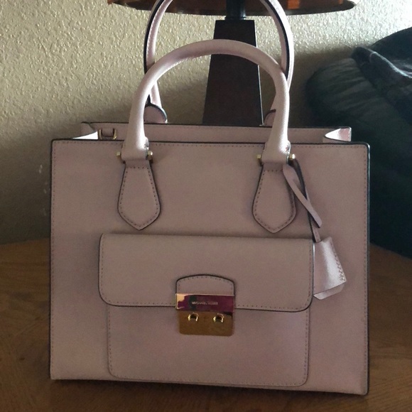 Micheal Kors handbag - Picture 1 of 2